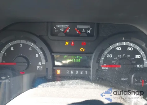 2011 Ford E-350 Super Duty Xl z USA, uszkodzony, nr VIN 1FBSS3BL3BDB29250